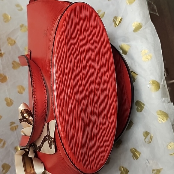 Authentic Louis Vuitton Red Epi Saint Jacques Handbag - Picture 12 of 15